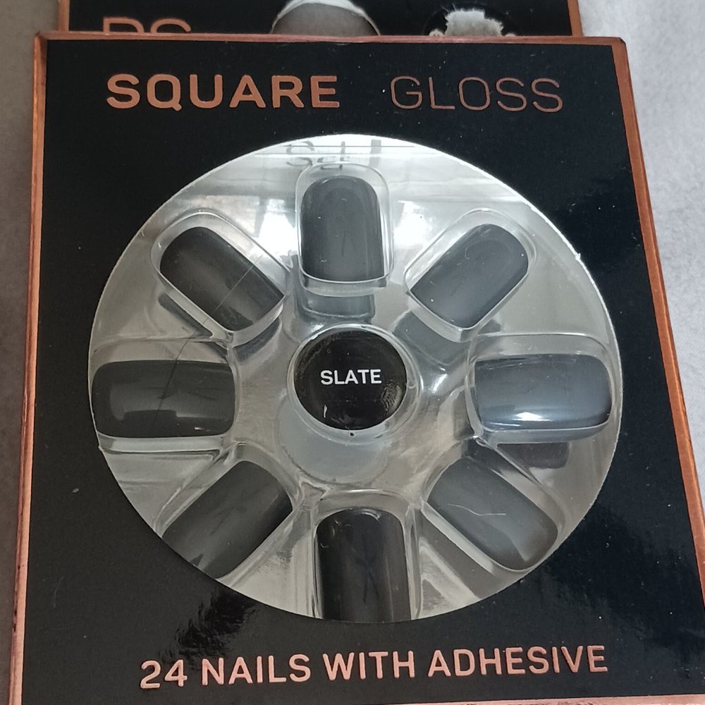 NWT! 4 Sets Of Nails - Picture 2 of 7